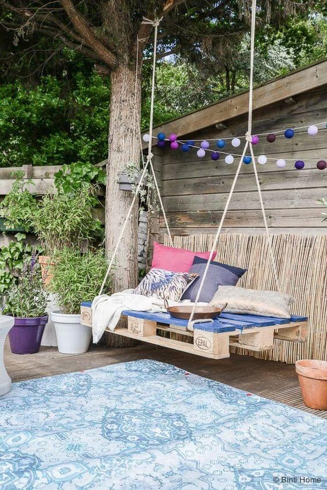 Reclaimed Wood Hanging Retreat