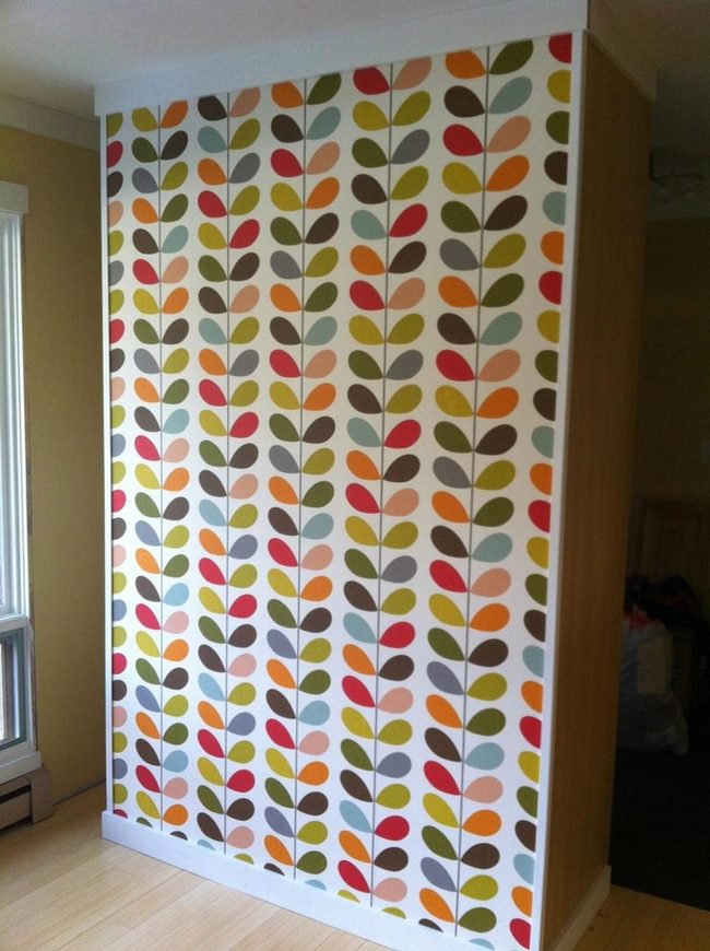 Multicolor Leaf Accent Wall
