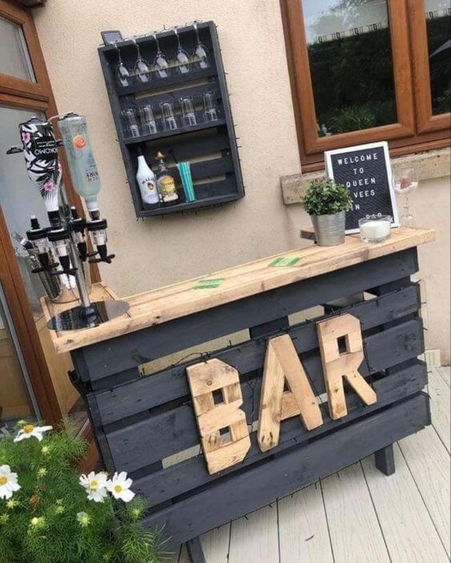 Wooden Pallet Bar Sign
