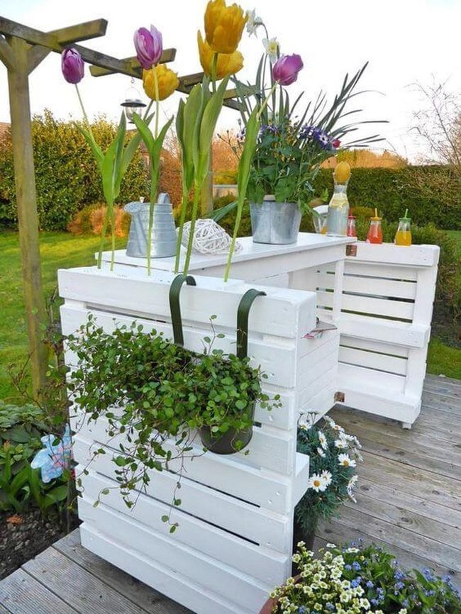 White Pallet Bar With Living Flowers