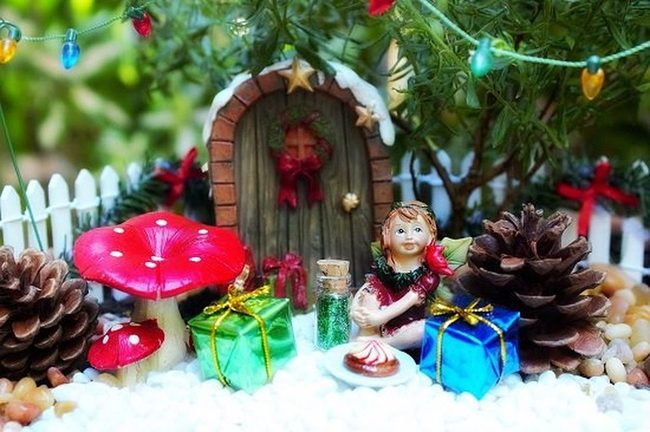 Miniature Snow Gardens In Ceramic Pots