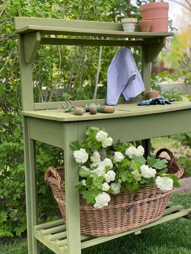 Green Garden Work Station