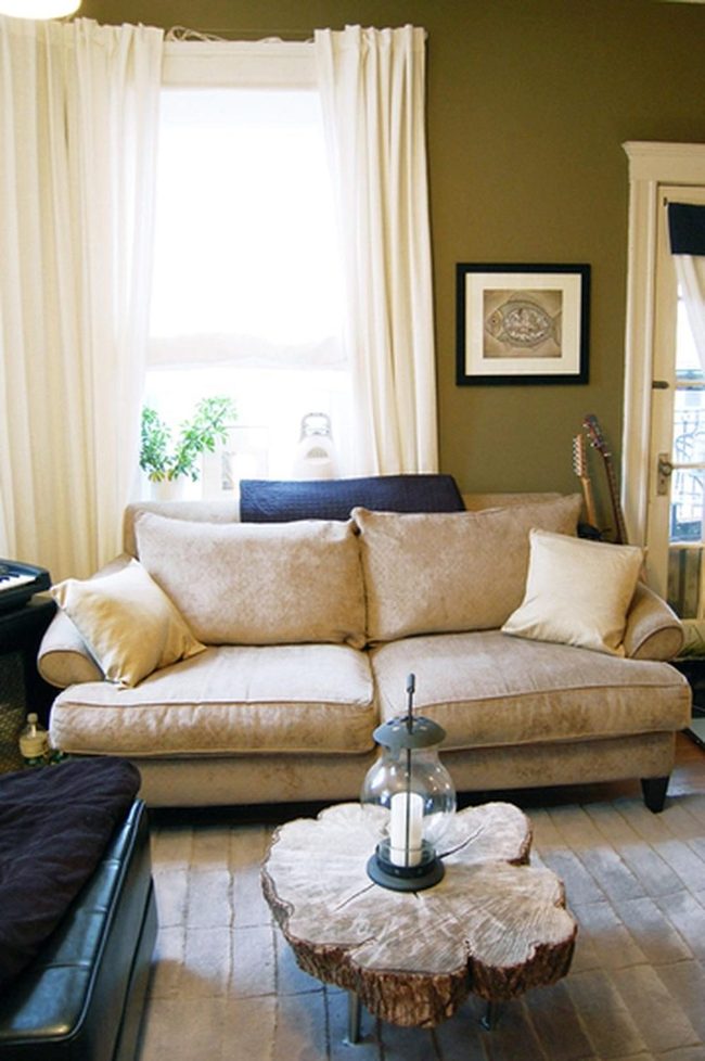 Green Walls, Natural Wood, Beige Comfort