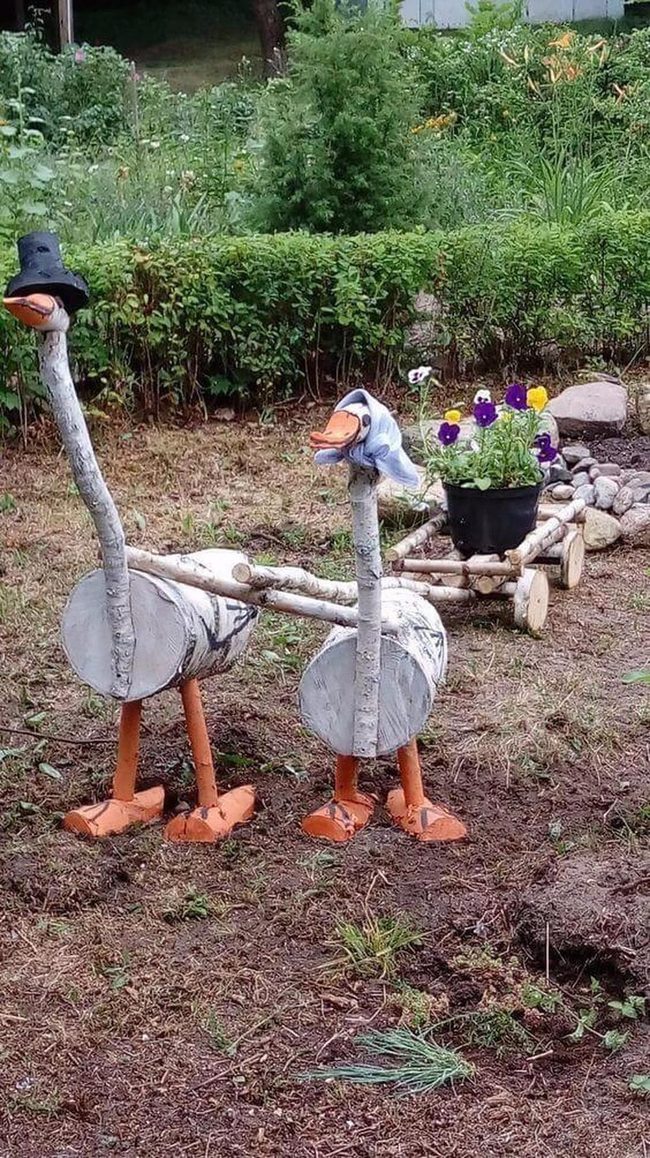 Wooden Duck Garden Sculptures