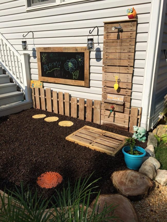 Pallet Chalkboard Brown Garden Wall