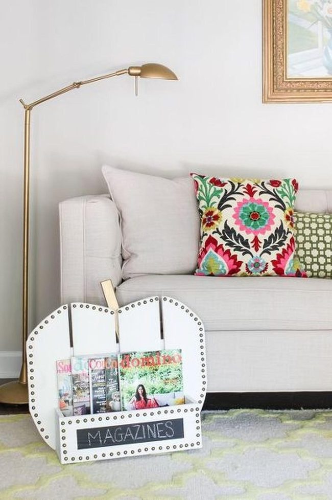 Gray Walls, Gold Arc, Flower Pillows