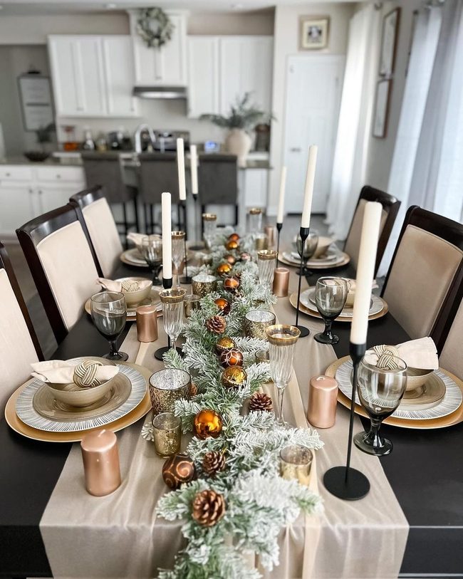 Pinecone Gold Table Setting