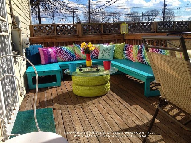 Multicolor Pallet Garden Seating