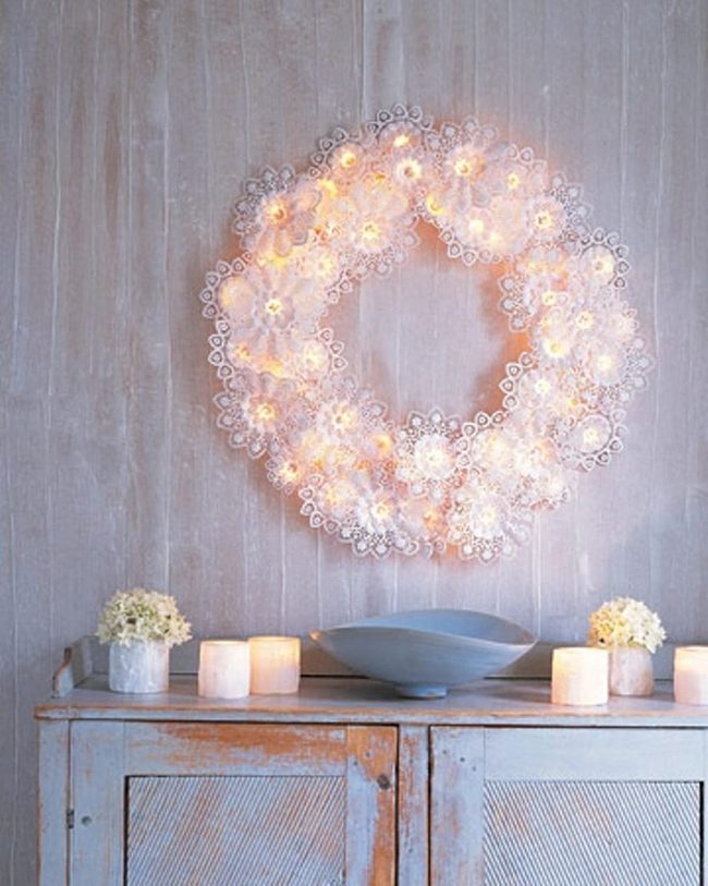 Lace Wreath Soft Candlelight