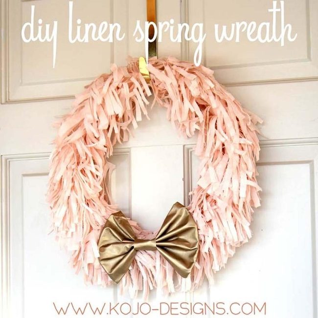 Linen Fringe Wreath With Gold Bow