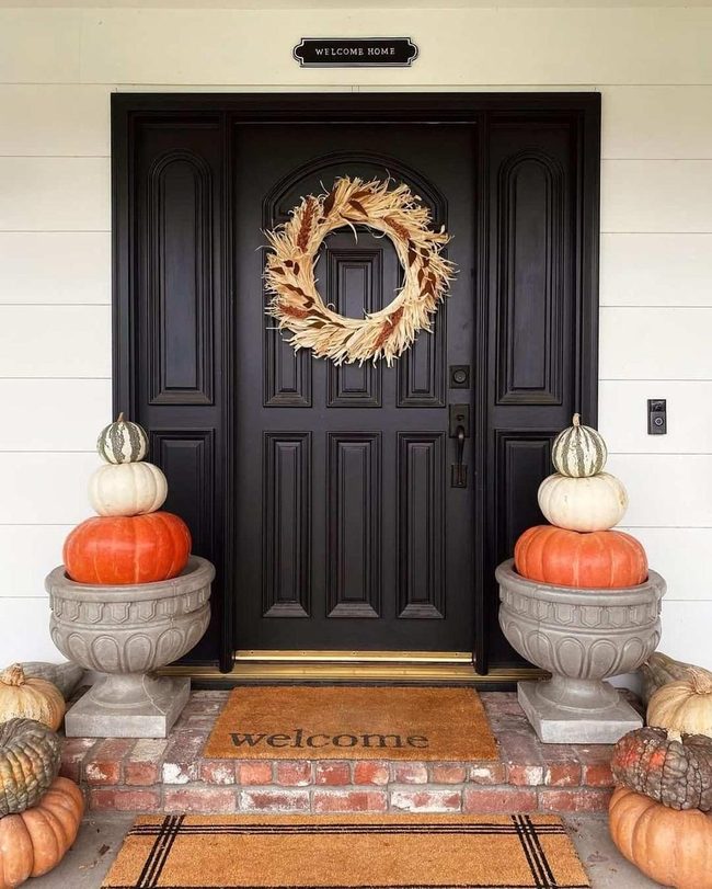 Black Door Autumn Welcome