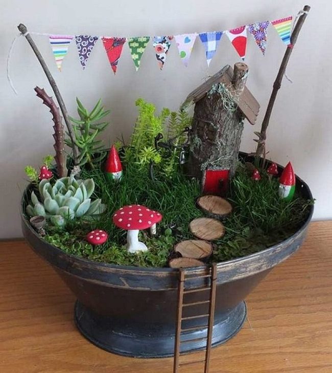 Miniature Ceramic Moss Gardens