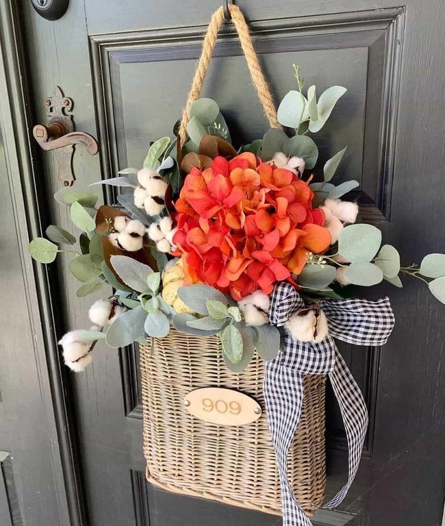 Red Flowers, Bronze Details, Gold Numbers