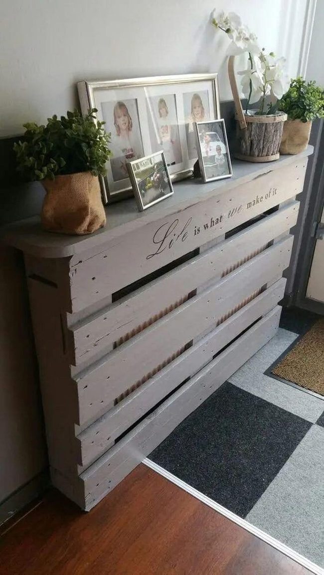 Gray Weathered Pallet Seating
