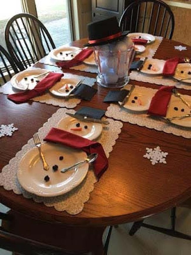 Napkin Snowman Table Setting