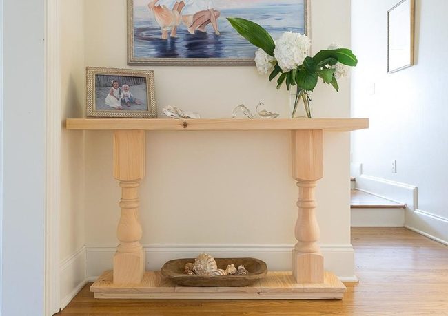 Light Wood Corner With White Flowers