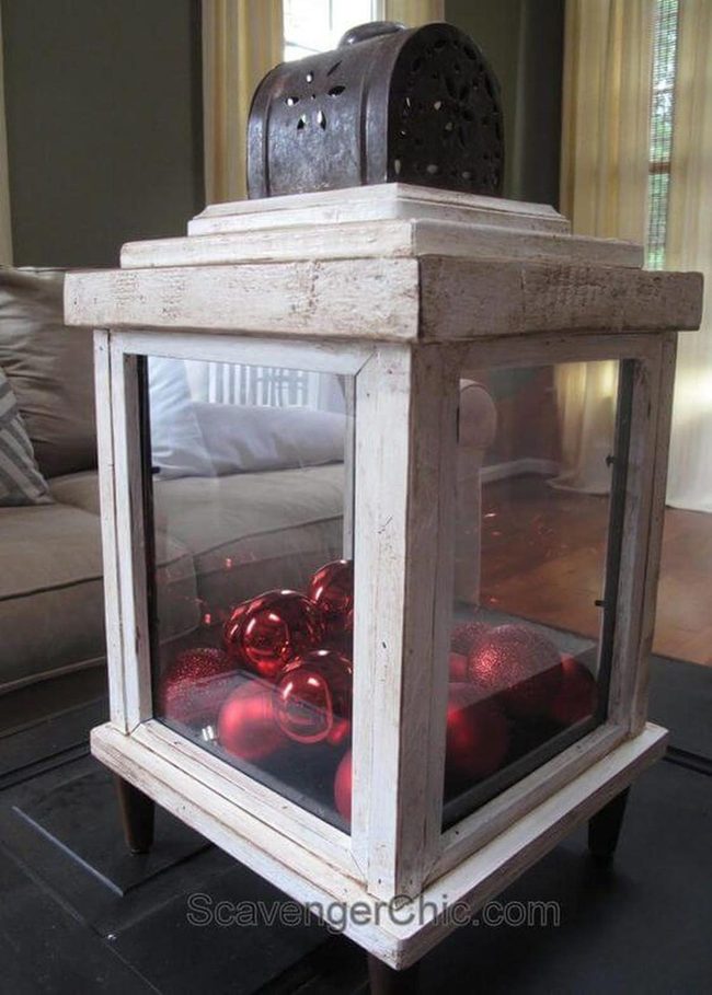 Red Ornament Glass Lantern