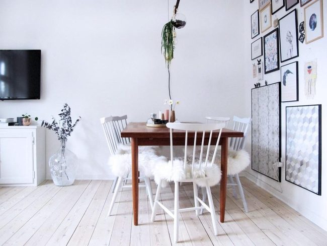 Gallery Wall Dining Green