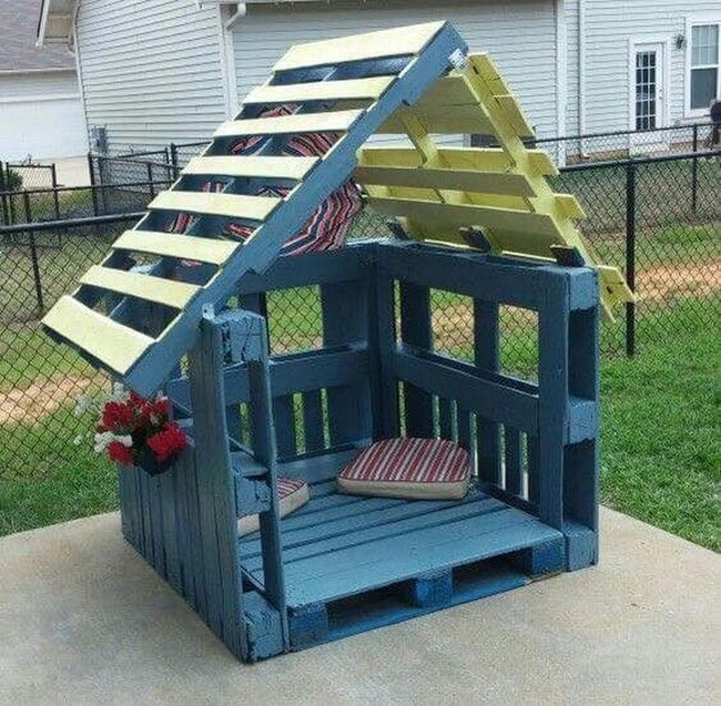 Blue And Yellow Pallet Pergola