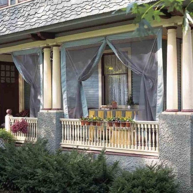 Cream Columns, Gray Curtains, Green Charm