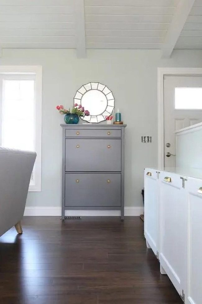 Gray Walls, Blue Flowers, Gold Details