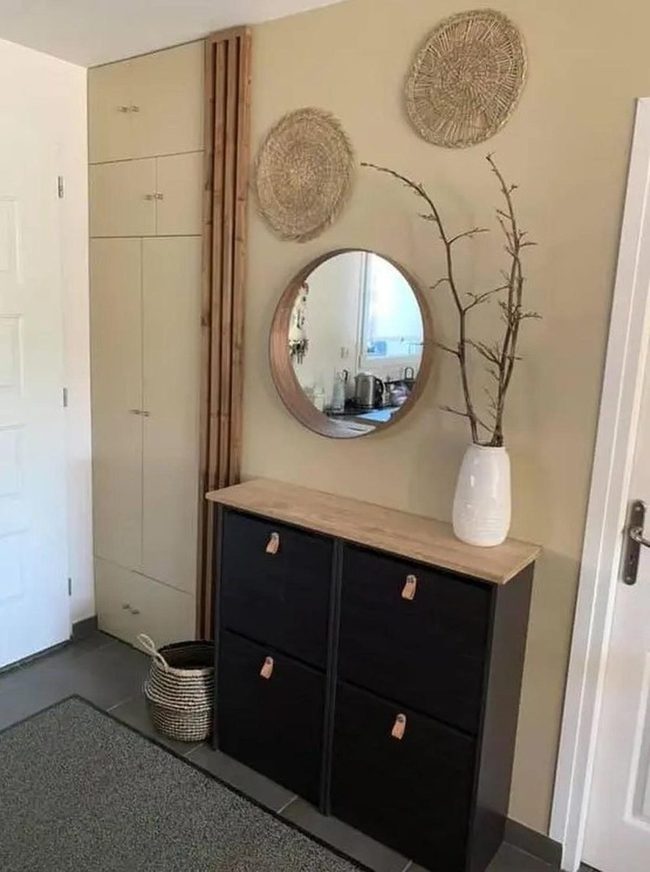 Black Cabinets, Beige Walls, Natural Textures
