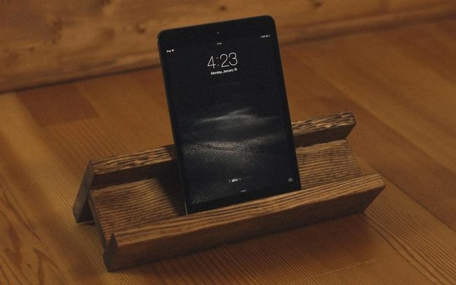 Natural Wood Phone Stands