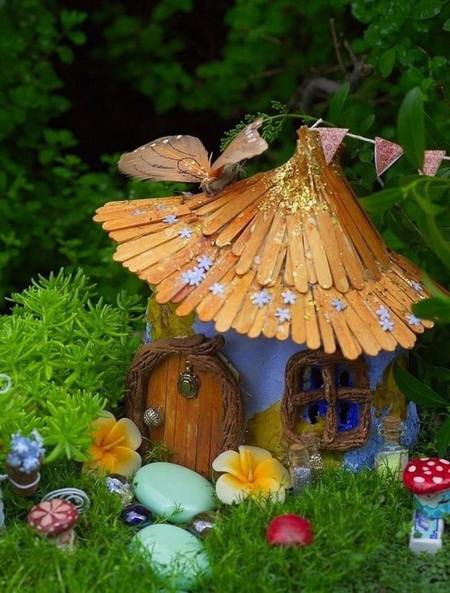 Glitter Cottage Butterfly Roof