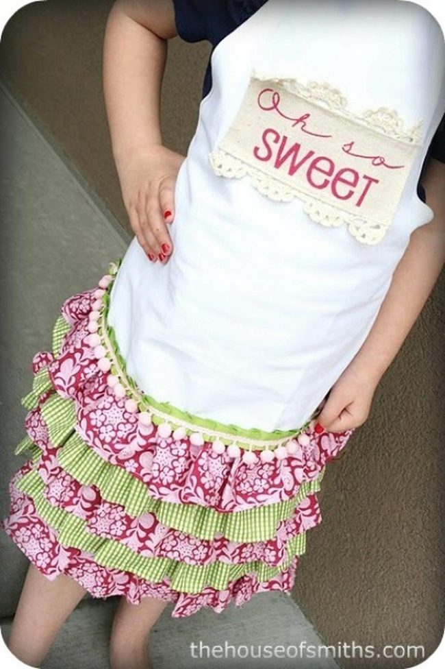 Ruffled Apron Baker'S Joy