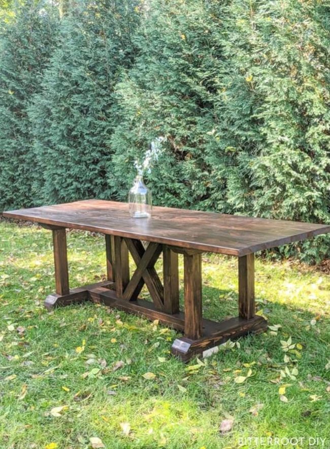 Spacious Outdoor Family Dining
