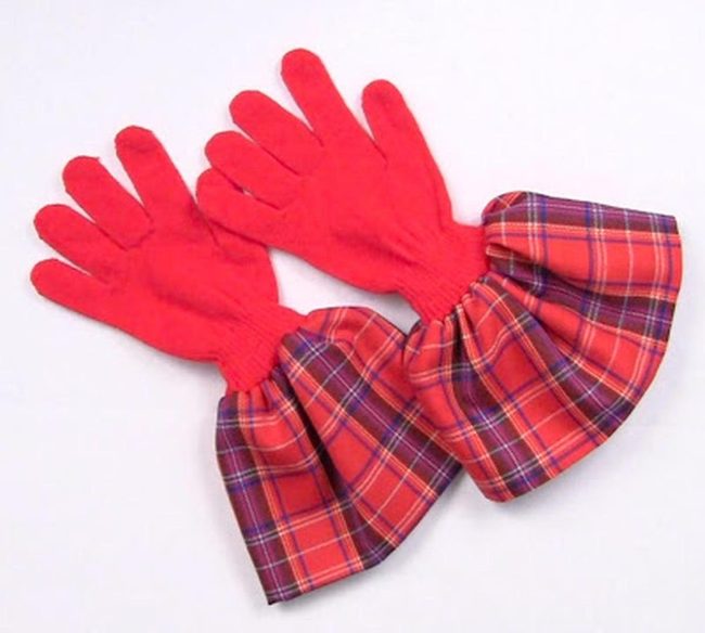 Red Plaid Winter Gloves Statement