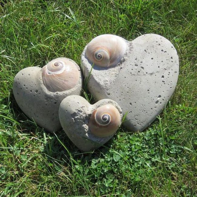 Concrete Hearts With Seashell Details