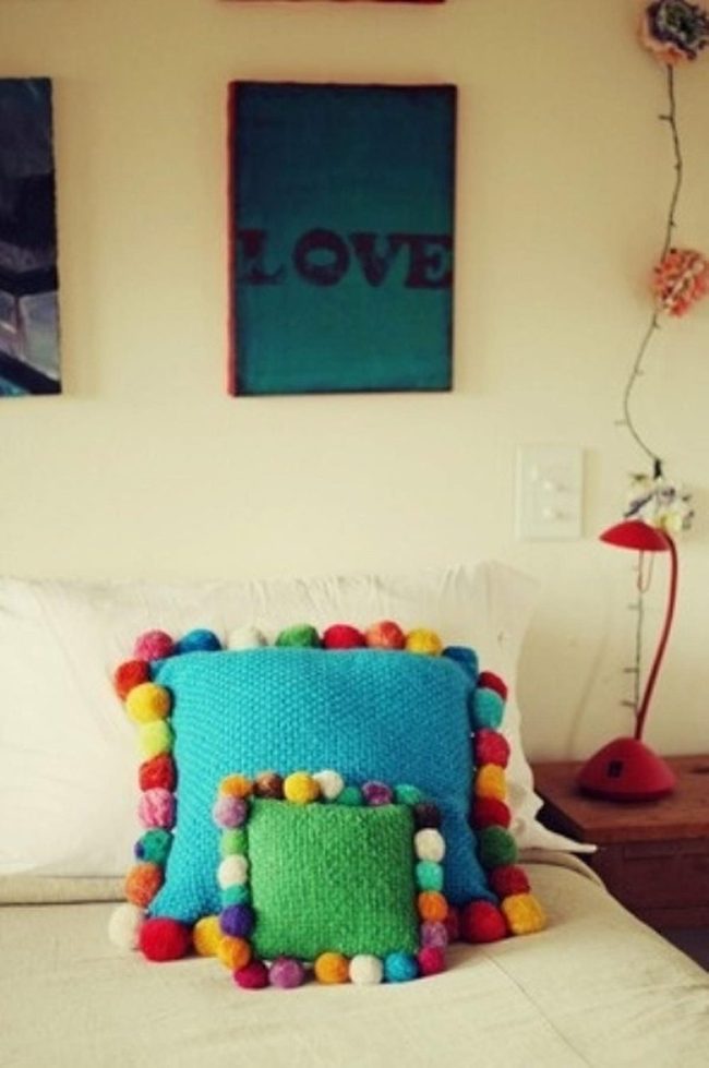 Pom-Pom Pillows Pop Color