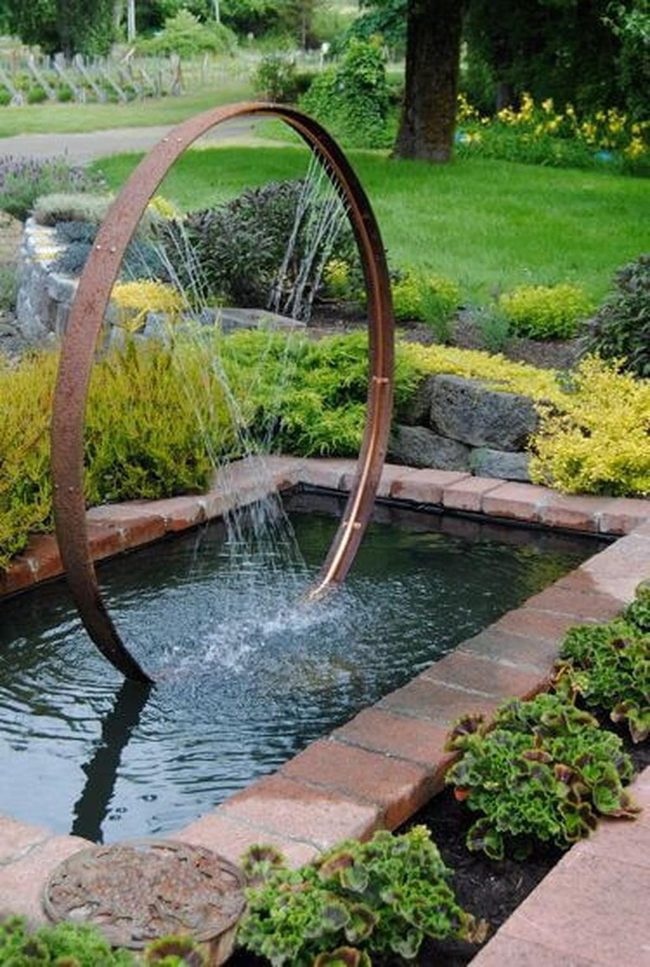 Circular Fountain Garden Centerpiece