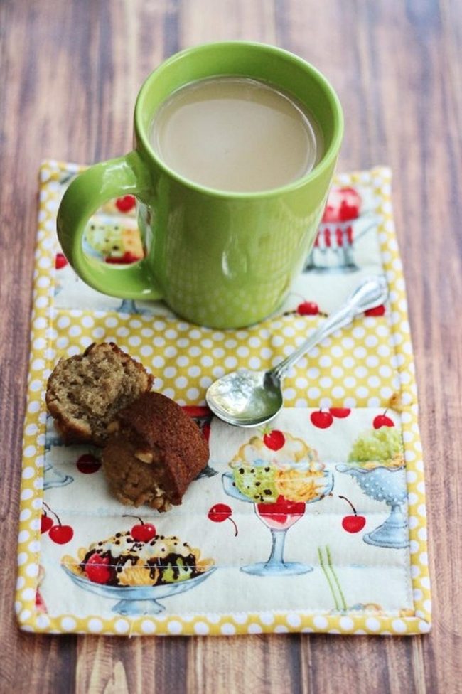Green Mug, Yellow Polka Moments