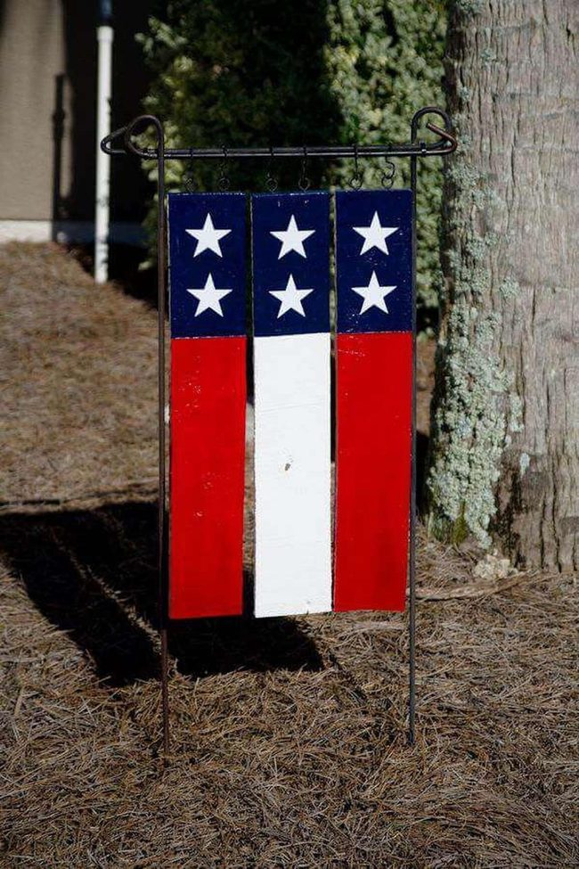 Wooden Pallet Flag Statement
