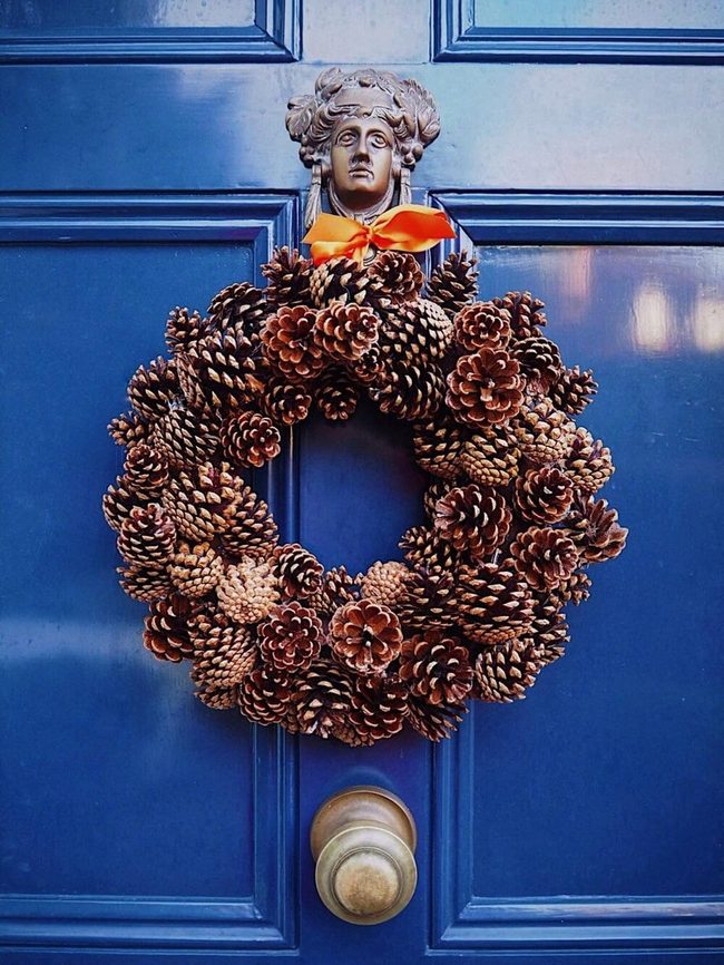 Glittering Pinecone Brown Wreath