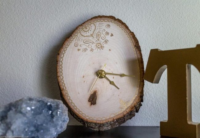 Natural Wood Slice Timepiece
