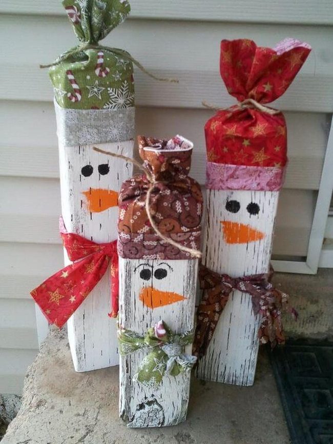 Painted Wood Snowmen With Scarves