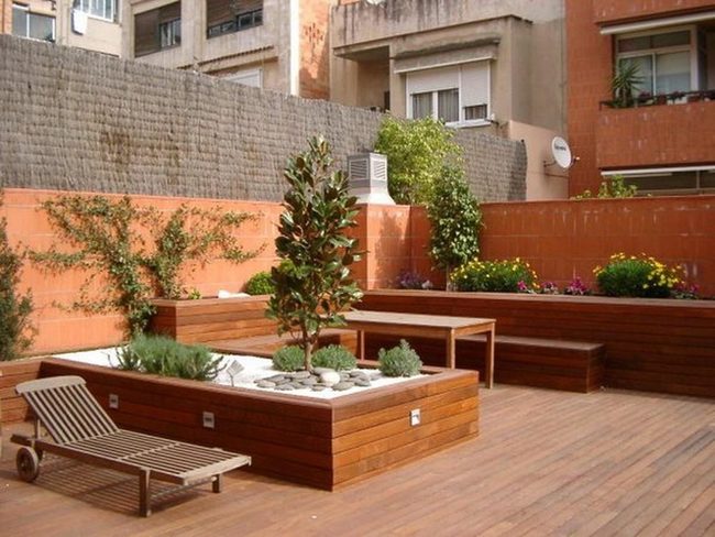 White Stones, Orange Walls, Garden