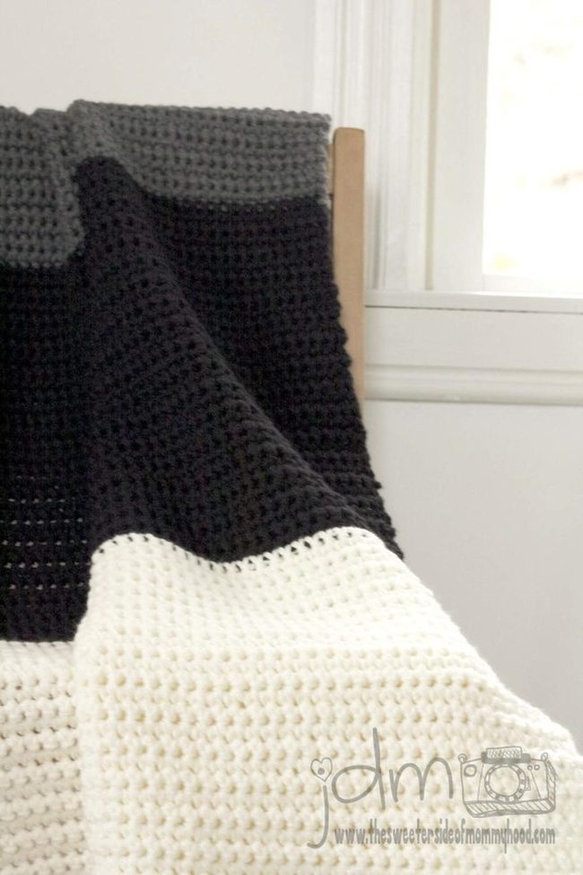 Gray Geometric Knit Corner