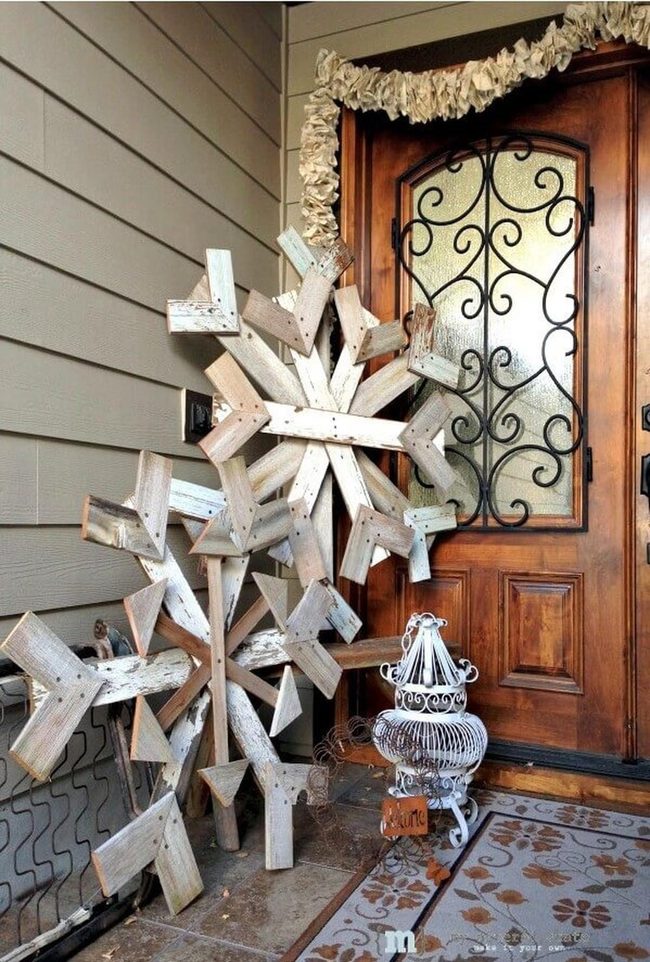 Reclaimed Wood Winter Snowflakes