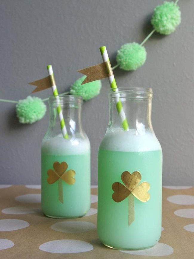 Green Clover Shakes Gold Shimmer