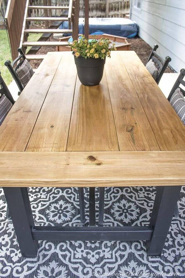 Outdoor Gathering Table Foundation