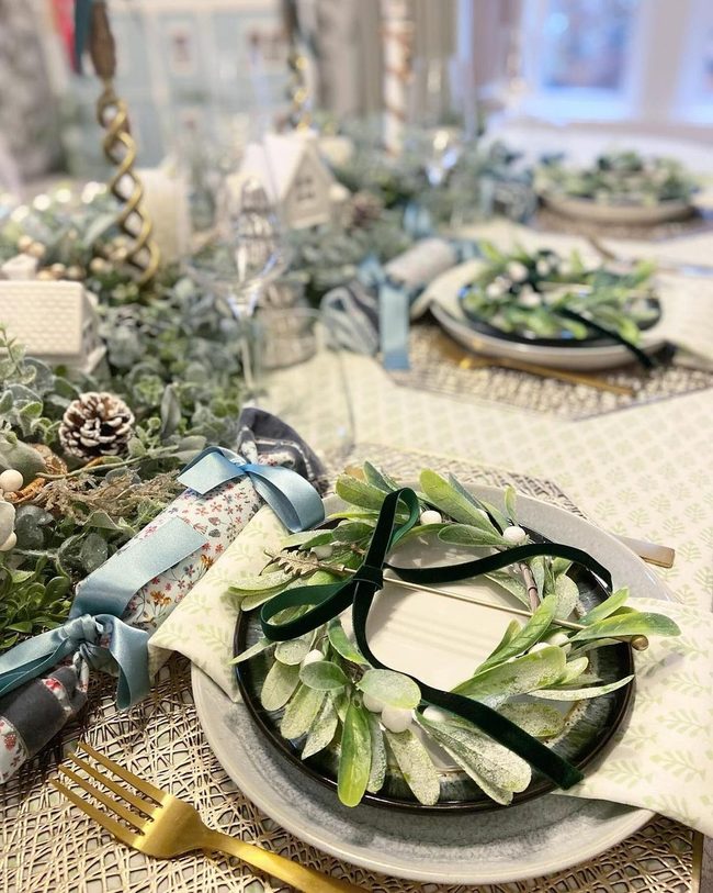 Gold And Evergreen Elegance