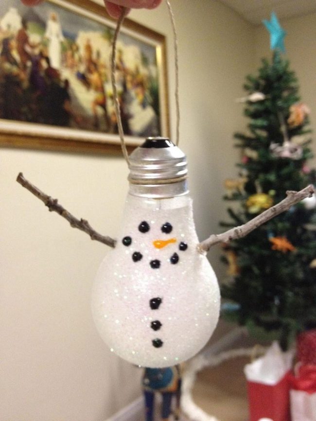 Glowing Bulb Snowmen Display