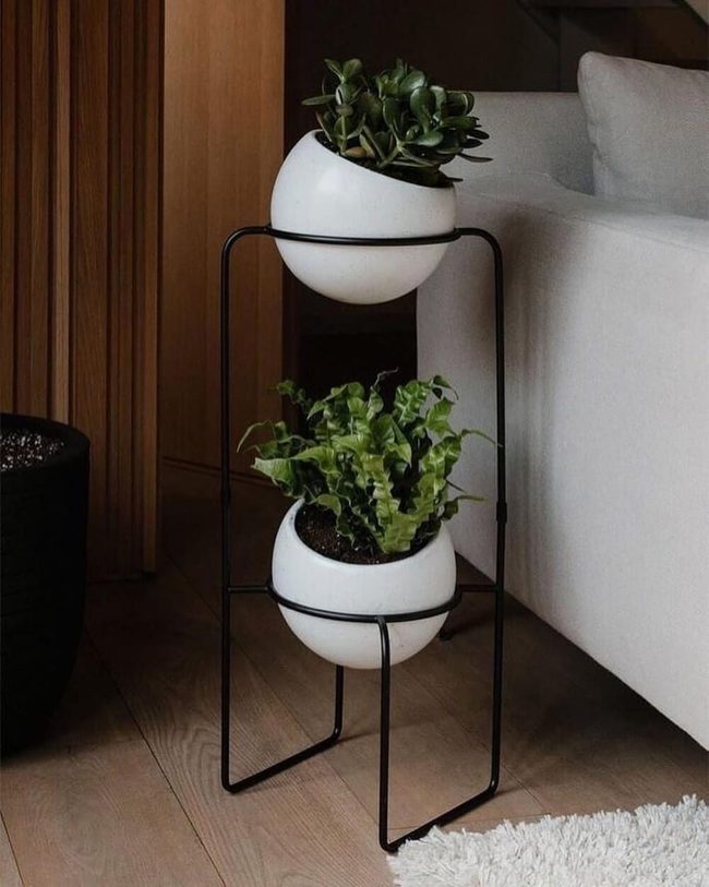 Black Metal Plant Stand White Ceramic