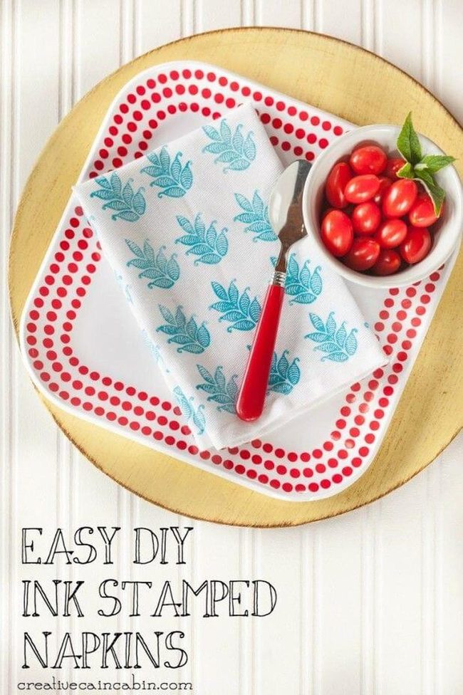 Leaf-Stamped White Napkins