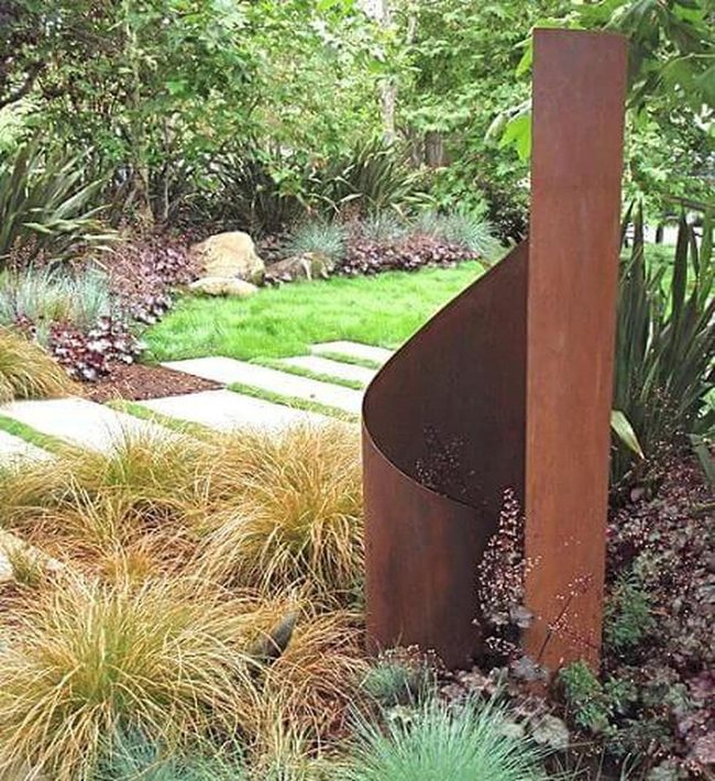 Curved Stone Sculpture Garden