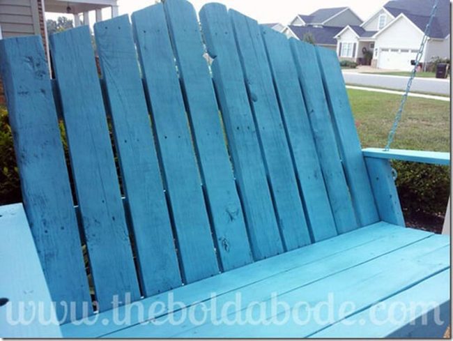 Painted Pallet Porch Swing